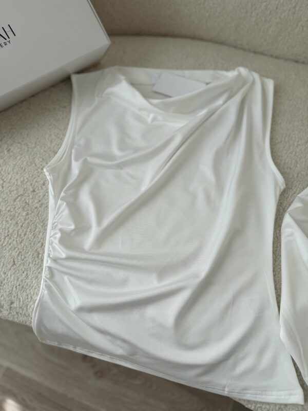 Pull Basique (sans manches )