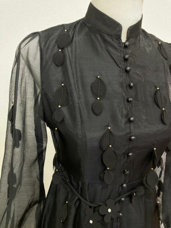 Robe Noire Romance – Image 5