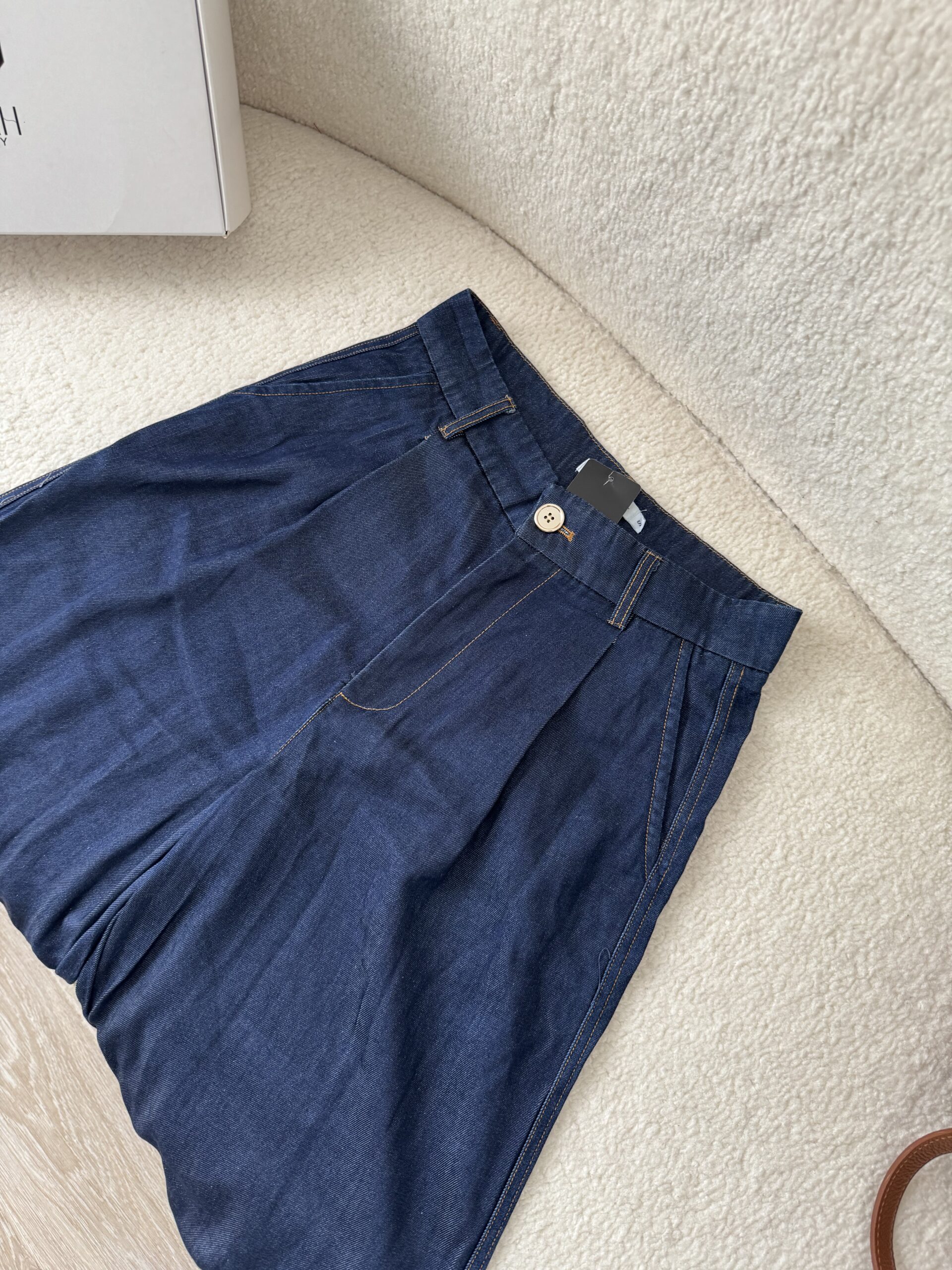 V’Line Denim – Image 9