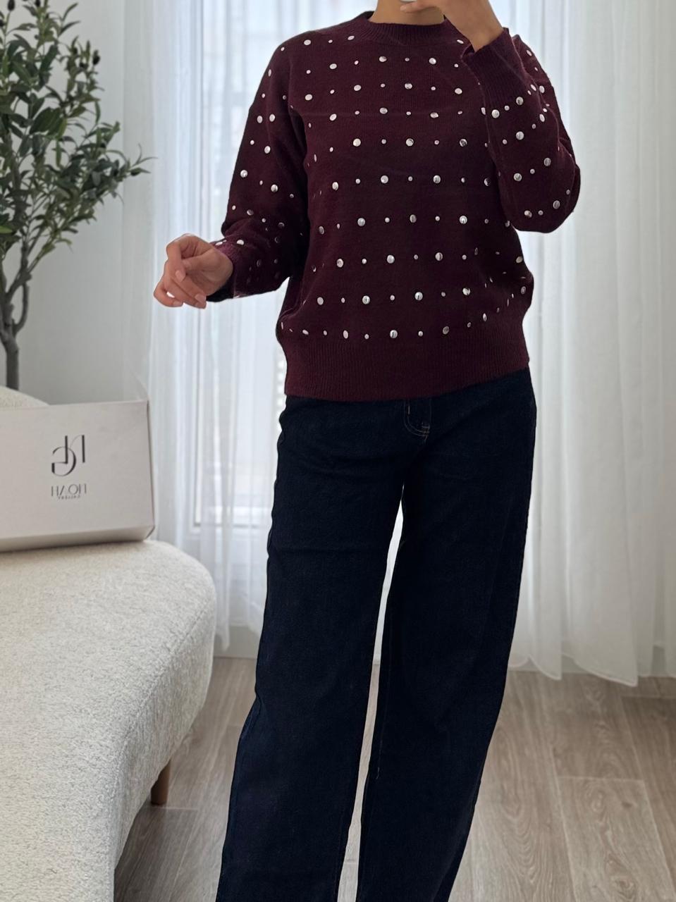 Pull Bordeaux Clouté – Image 4