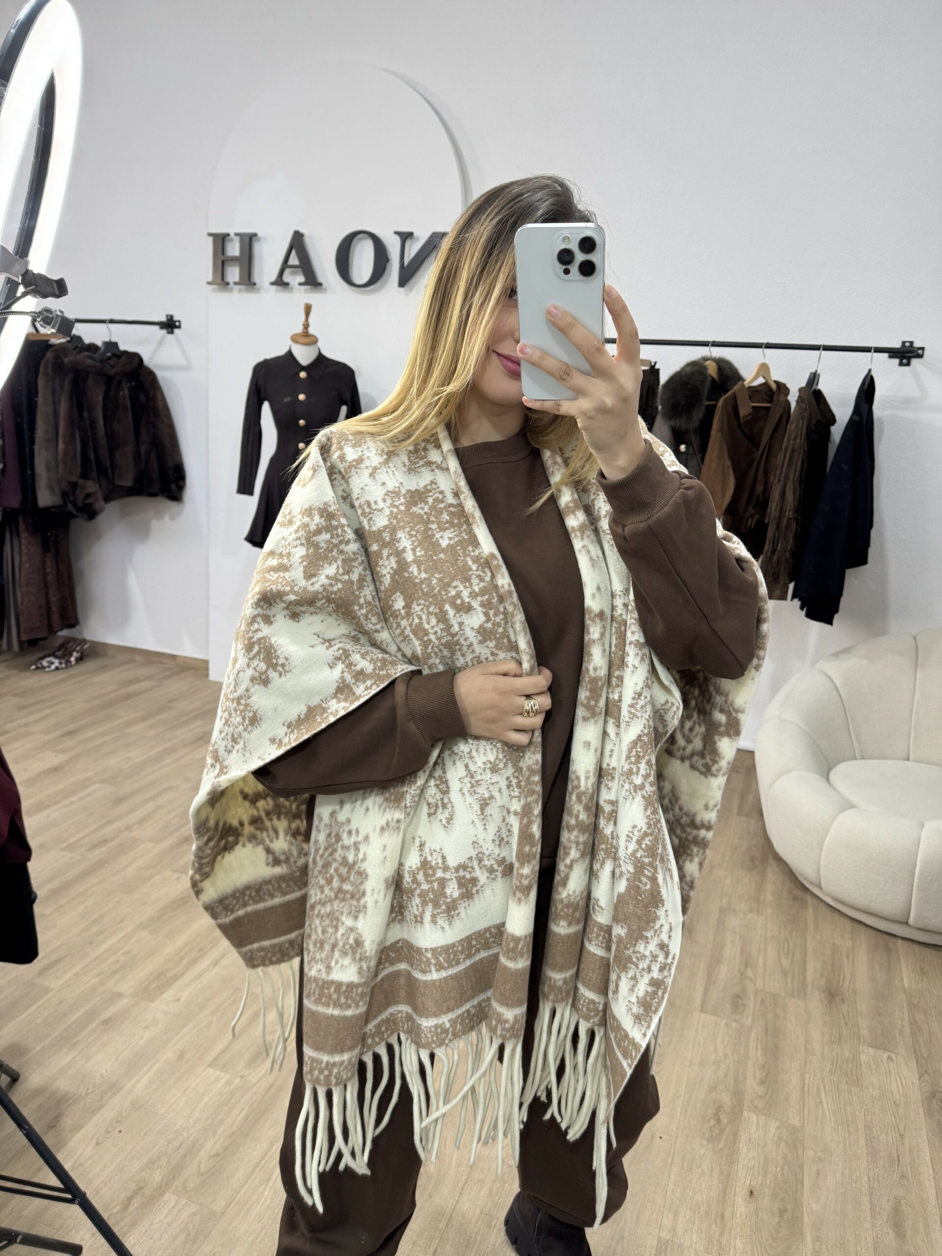 Elegant Cape – Image 2