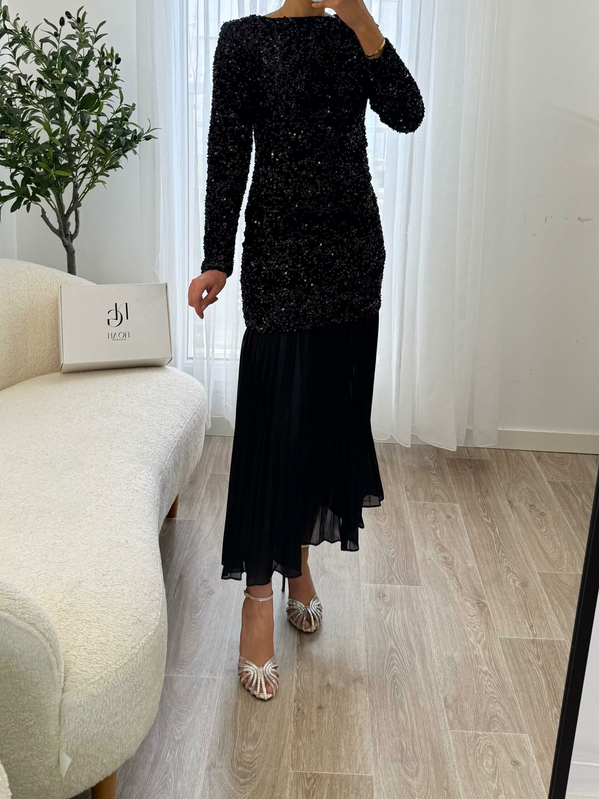 Robe Black Elegance – Image 2