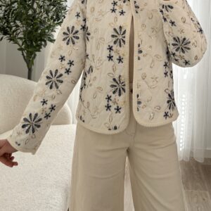 Veste brodée florale écrue