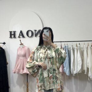 Blouse Fleurie Lavallière Élégance