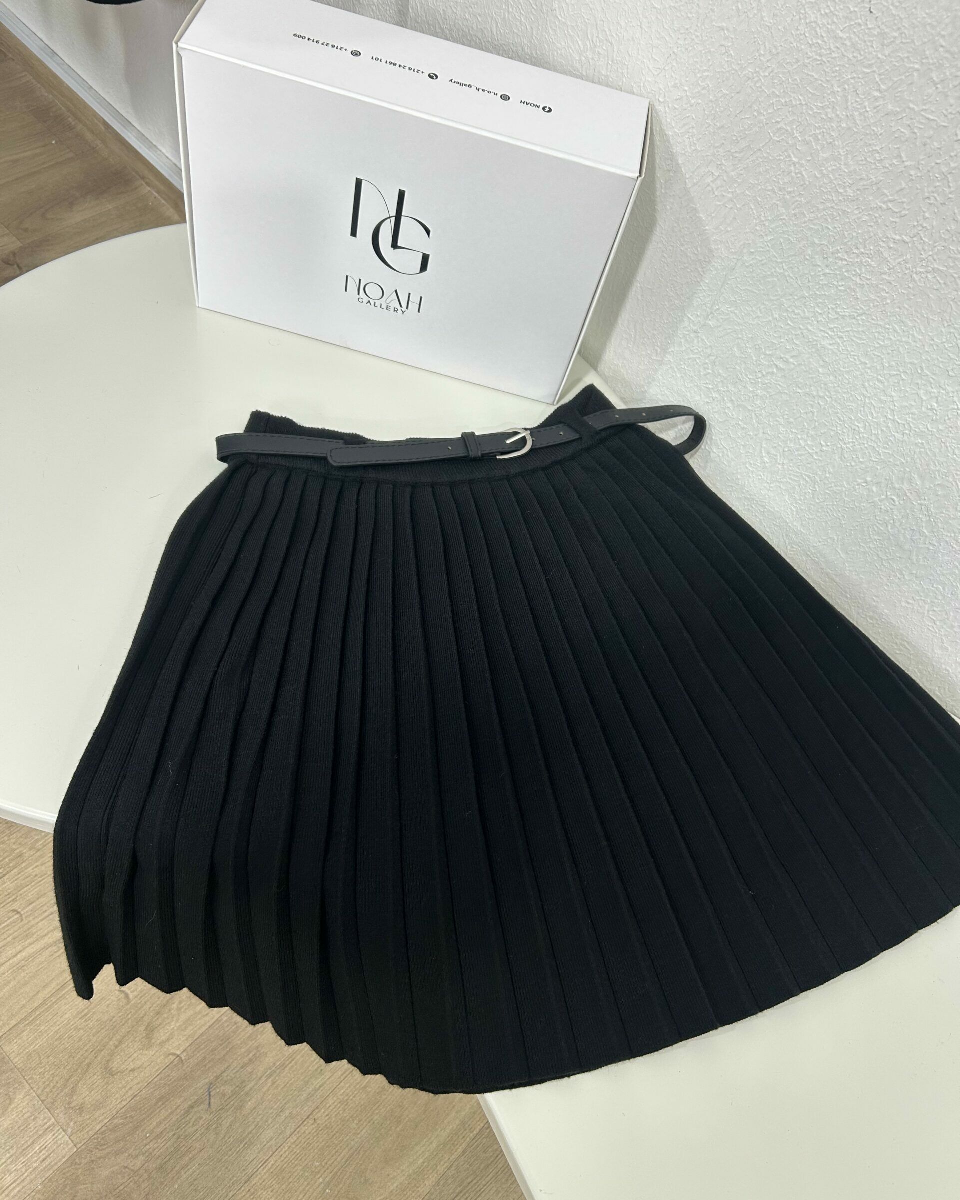 Jupe Noir Plissé Chic - NOAH