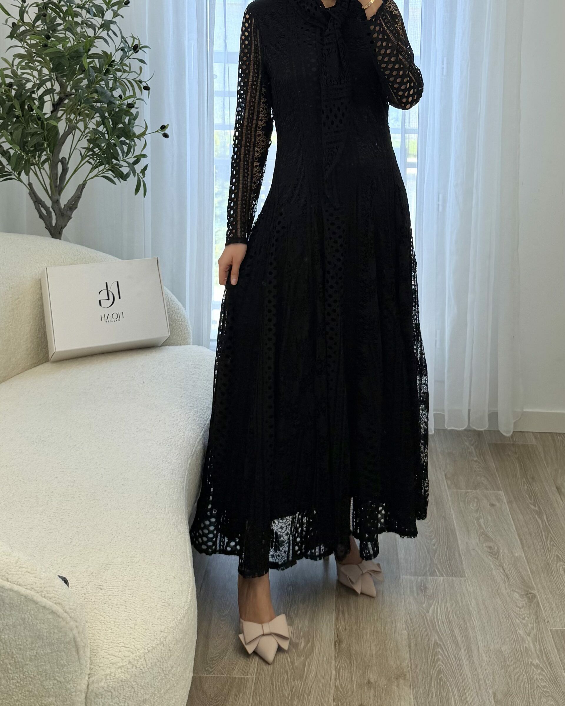 Robe Élégance Dentelle Noire - NOAH