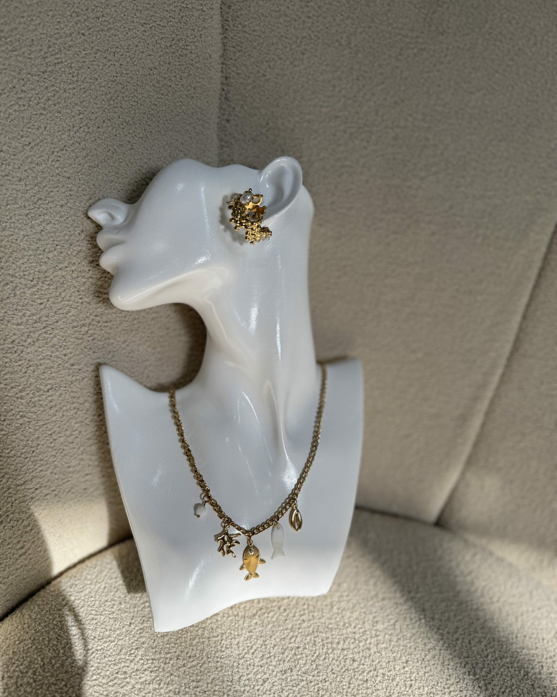Collier Hwita - NOAH