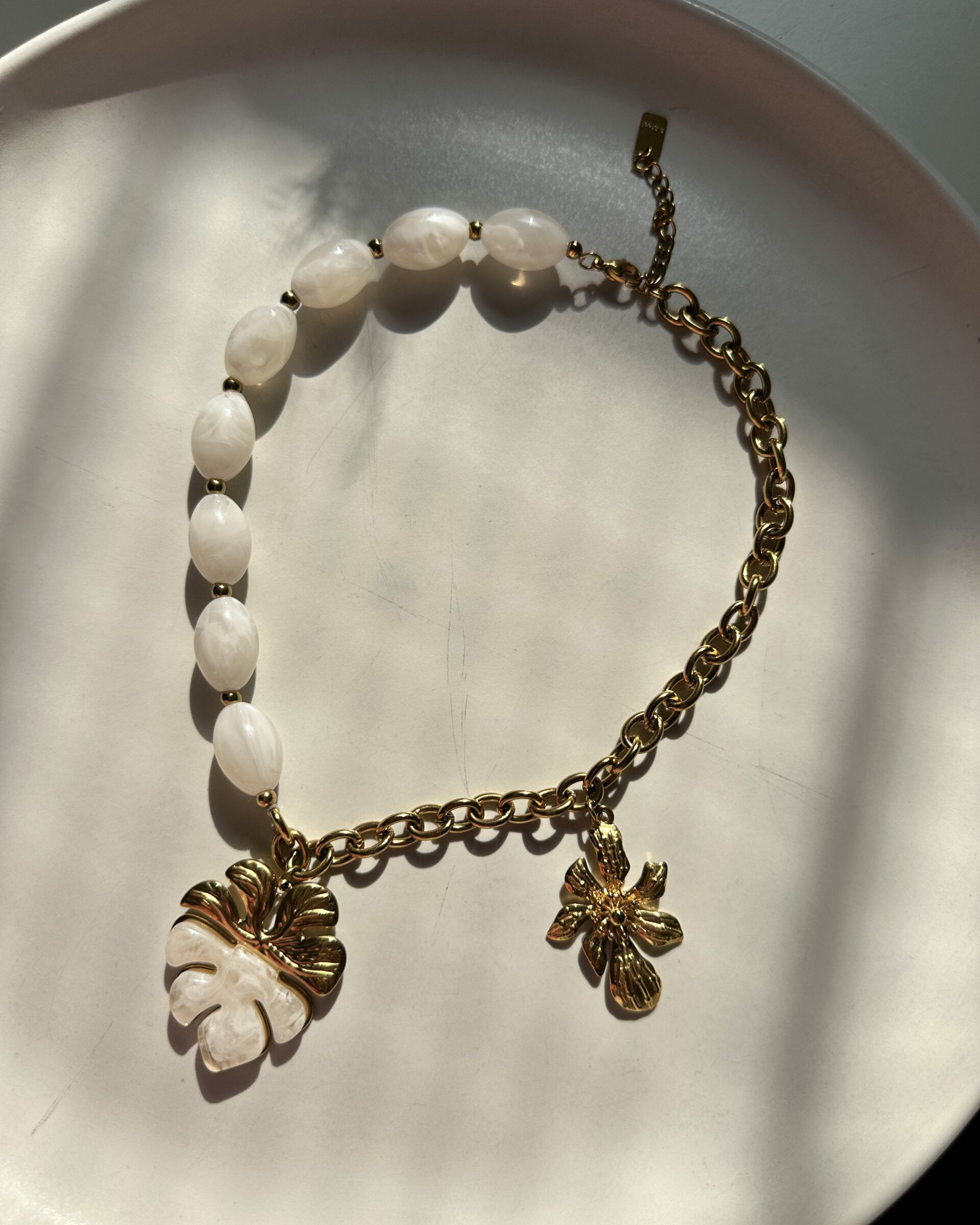 Le collier brume d'or - NOAH