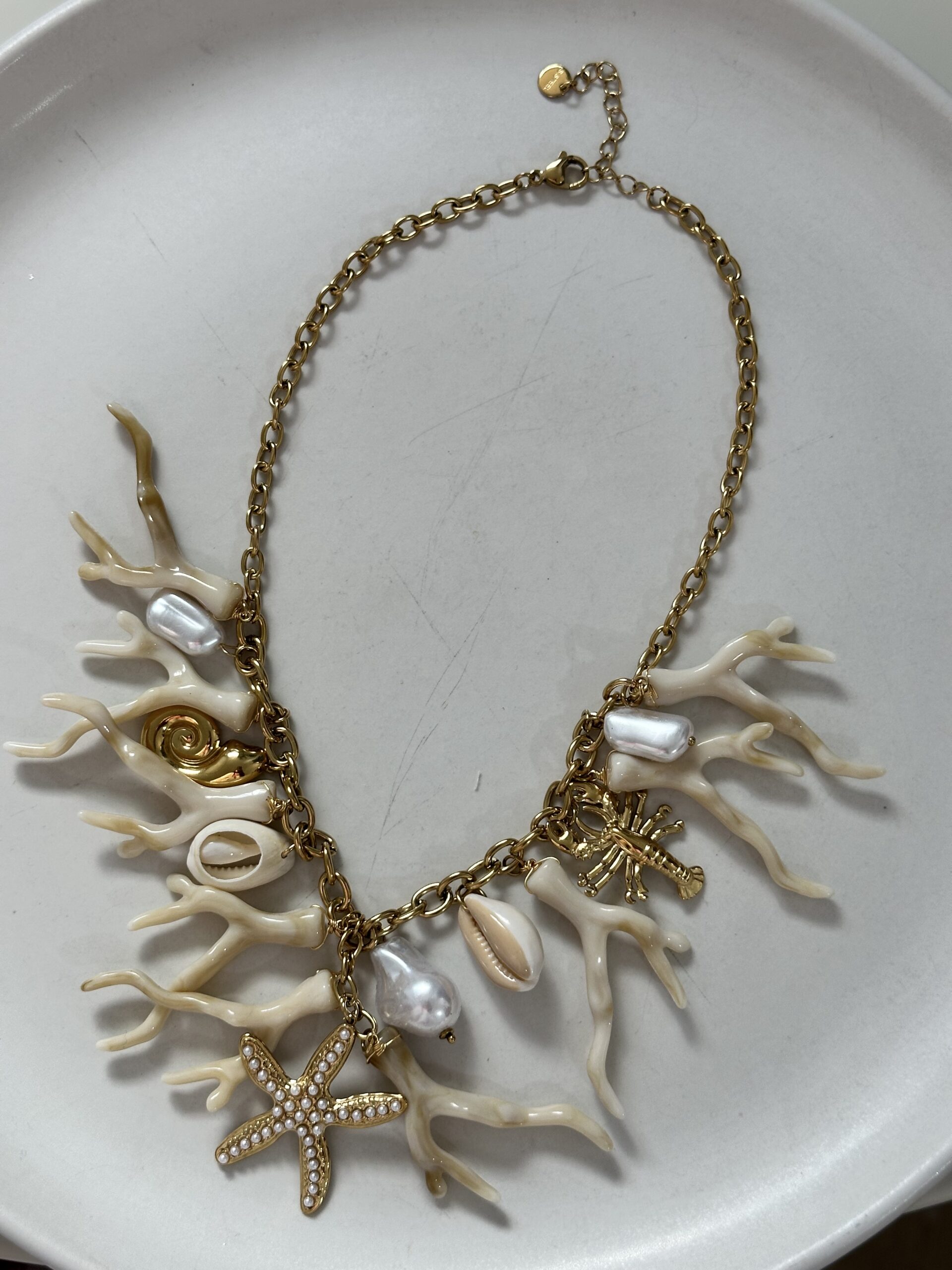 Le collier récif d'or