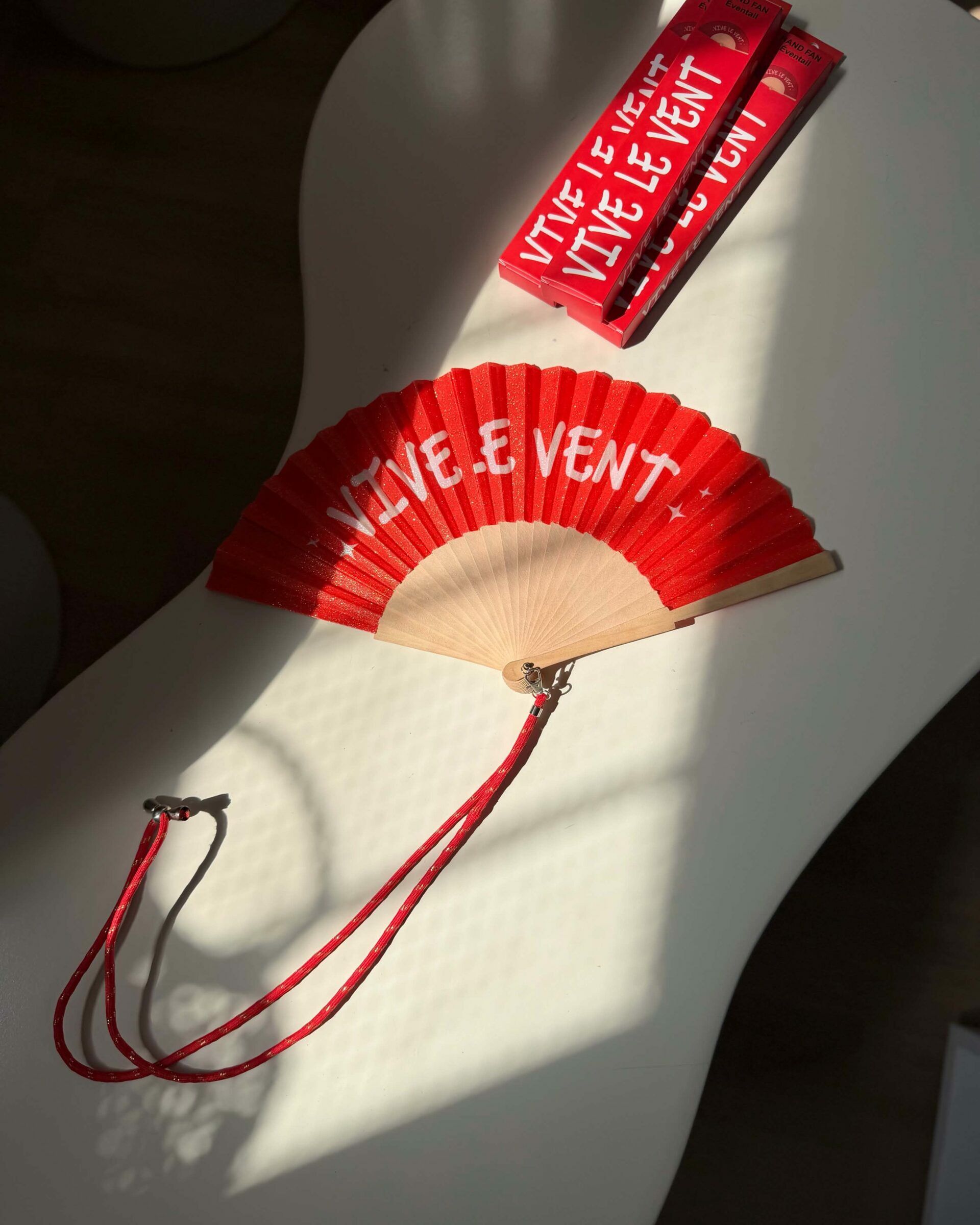 Éventail Rouge Passion - NOAH